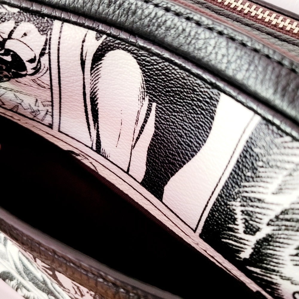Marvel x Coach Crossbody - Picture 12 of 16